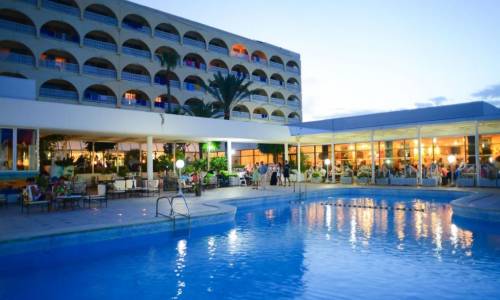 One Resort Jockey Hotel, karpaten.md