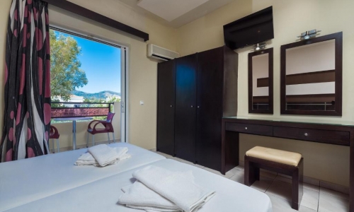 Canadian Hotel, karpaten.md, 2