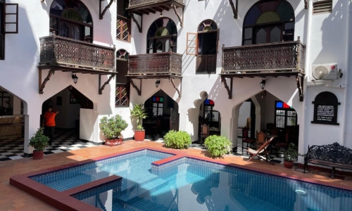 Dhow Palace Hotel, karpaten.md, 2