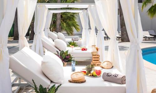 Innside by Melia Alcudia, karpaten.md