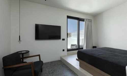 CUBIC Mykonos Seafront Design Suites, karpaten.md, 2