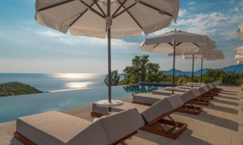 Vivid Blue Serenity Resort, karpaten.md, 2