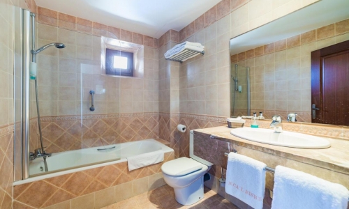 Hotel Ca'l Bisbe, karpaten.md