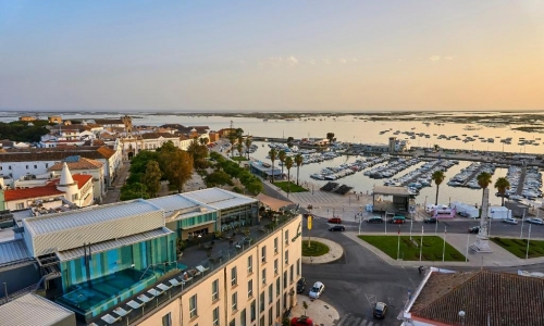 Hotel Faro & Beach Club, karpaten.md