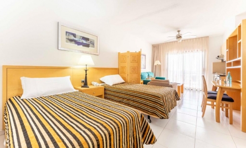 Ona Hollywood Mirage, karpaten.md, 2