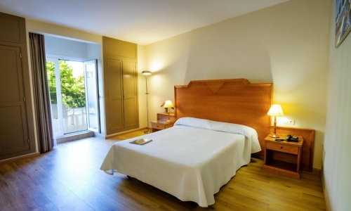 Hotel Monarque El Rodeo, karpaten.md, 2