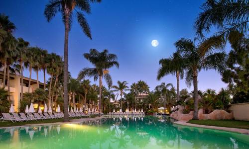 Hotel BlueBay Banus, karpaten.md